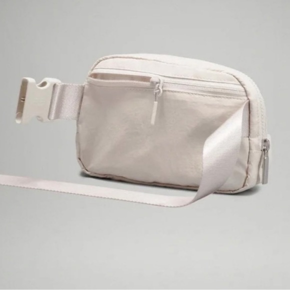 LULULEMON EVERYWHERE BELT BAG WHITE OPAL NWT - Picture 3 of 6